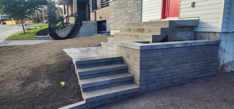Réalisation résidentielle de Terrassement XP en paysagement, pavé uni et aménagement extérieur