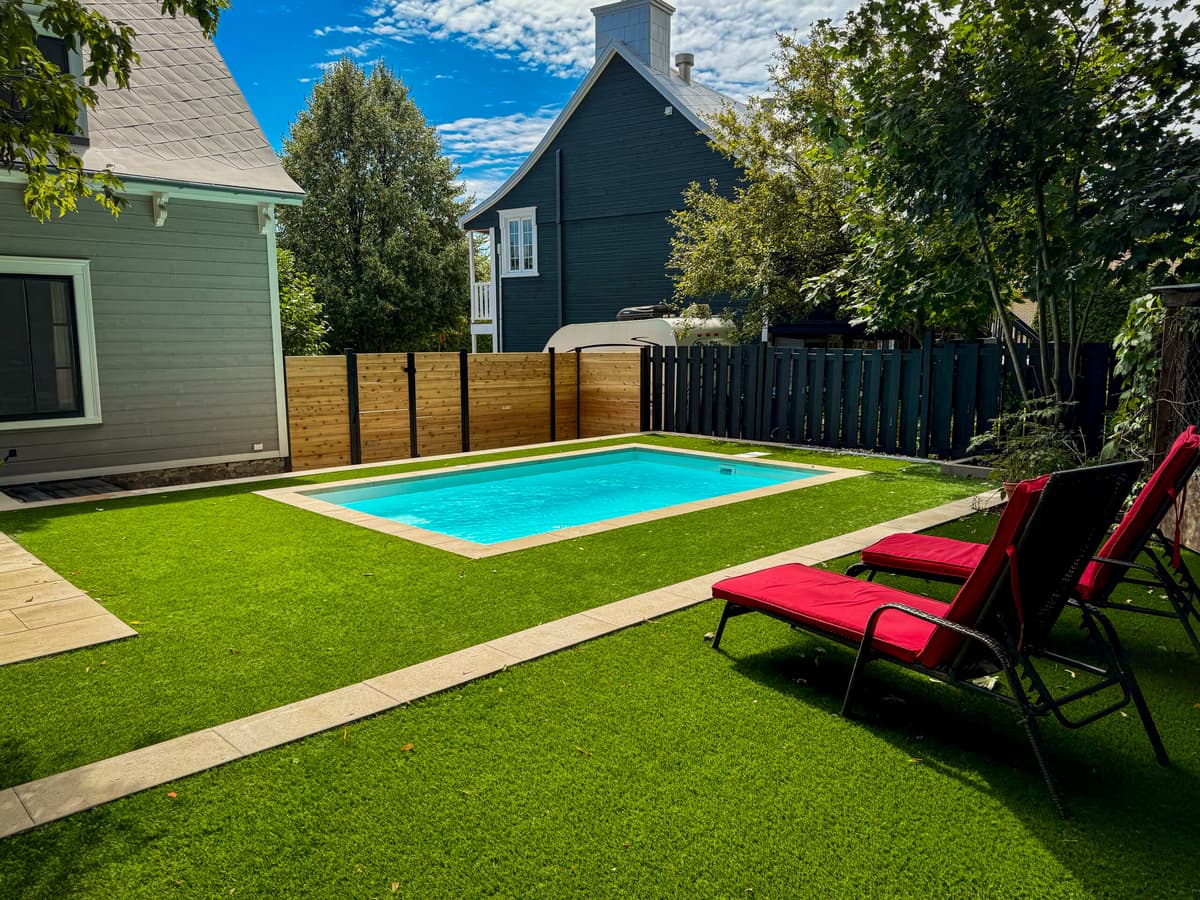 contour piscine gazon synthetique 2